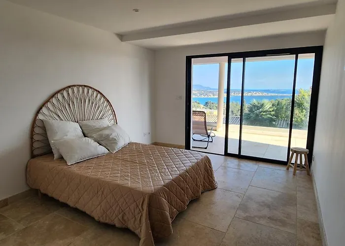 Des Roses Villa