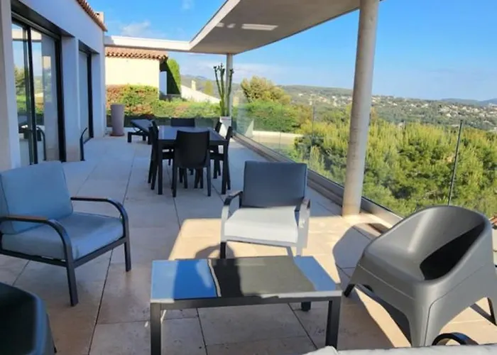 Des Roses Villa *